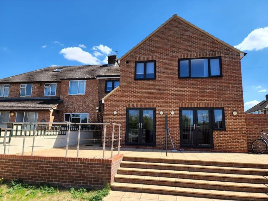 Hazel 1-Bedroom Cousy Flat, Parking, Wifi, Prime Location, Close To Blenheim Palace & Oxford Kidlington Exterior photo