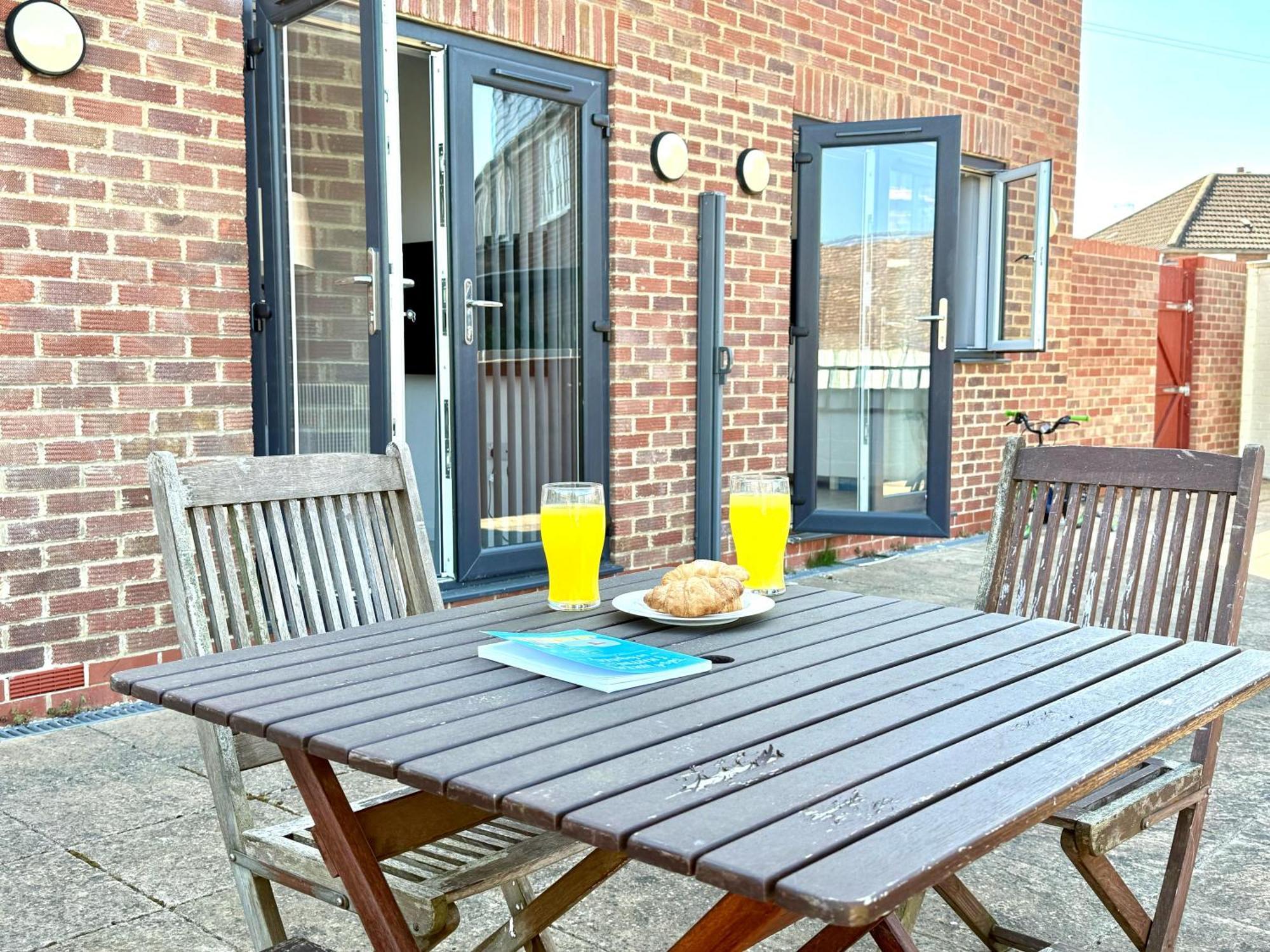 Hazel 1-Bedroom Cousy Flat, Parking, Wifi, Prime Location, Close To Blenheim Palace & Oxford Kidlington Exterior photo