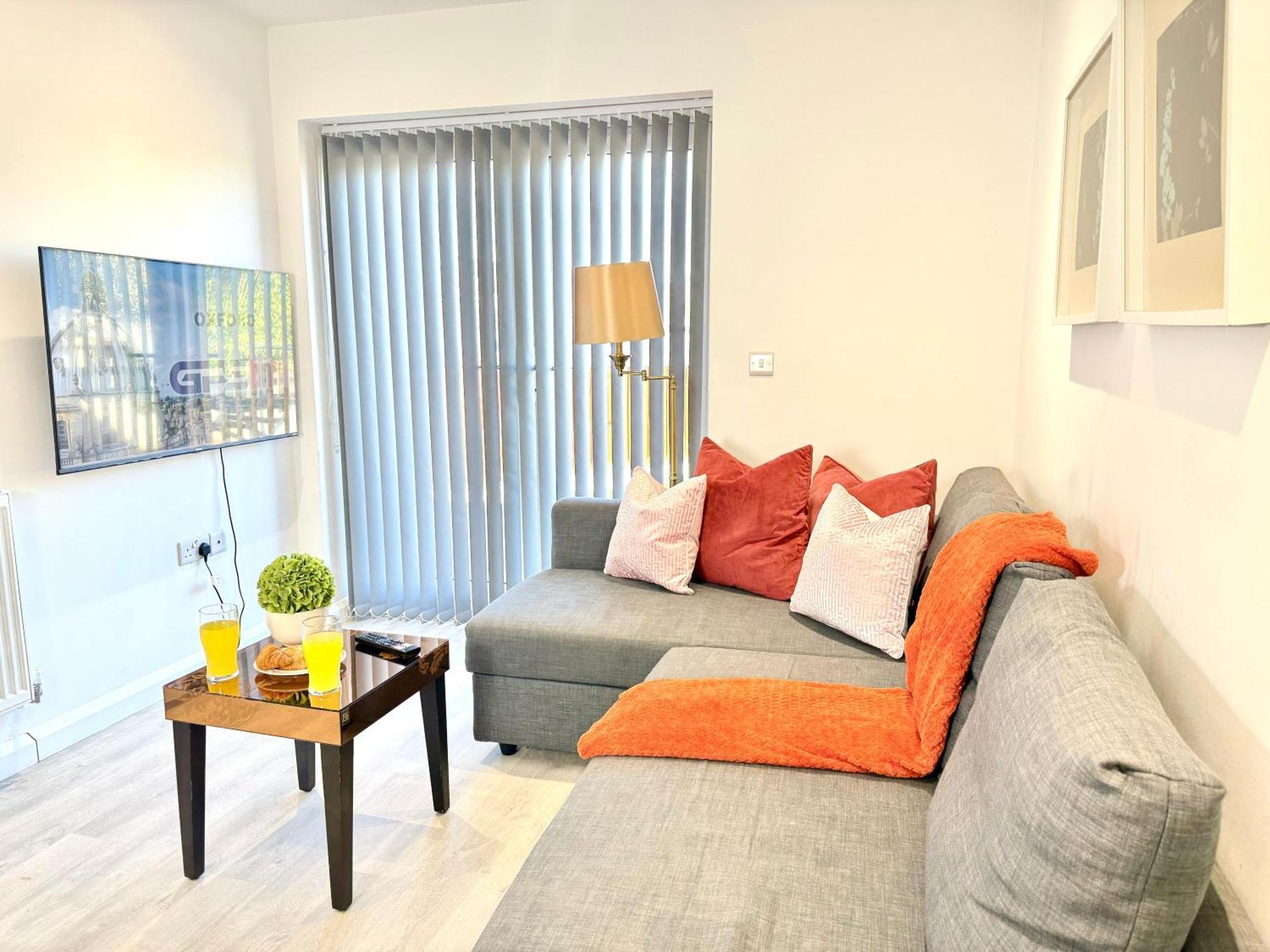 Hazel 1-Bedroom Cousy Flat, Parking, Wifi, Prime Location, Close To Blenheim Palace & Oxford Kidlington Exterior photo